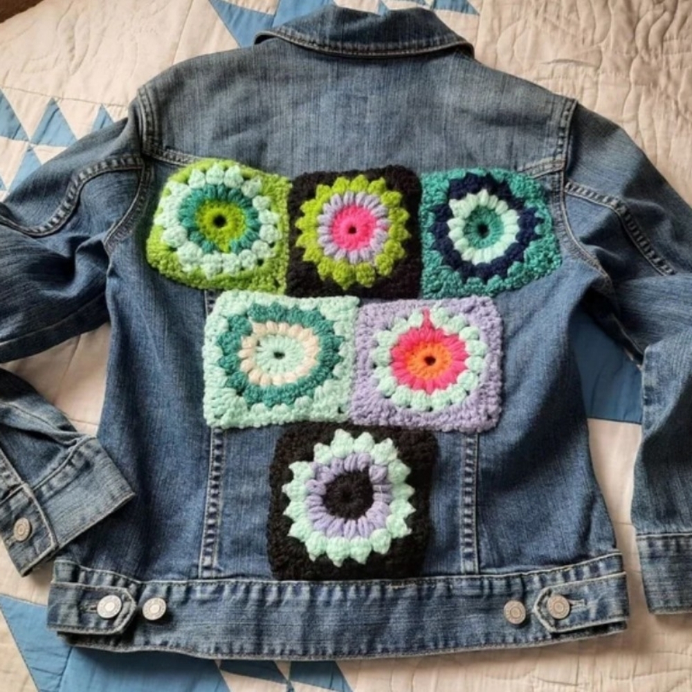 Upcycled jean jacket S handmade granny squares Gap - Picture 2 of 6